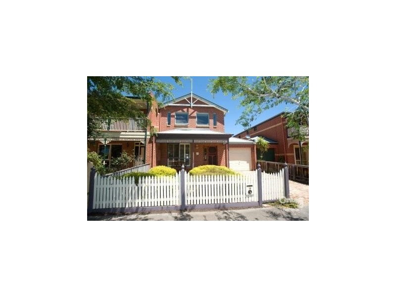 13 BATES DRIVE, Williamstown VIC 3016