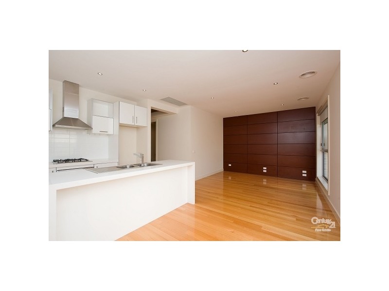 4/31 Clyde Street, Newport VIC 3015