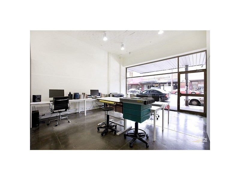 95 CHARLES STREET, Seddon VIC 3011