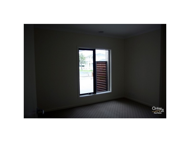 2/4 Spurling Street, Maidstone VIC 3012