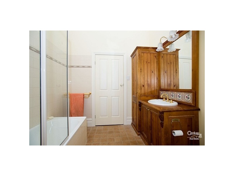 77 Railway Crescent, Williamstown VIC 3016