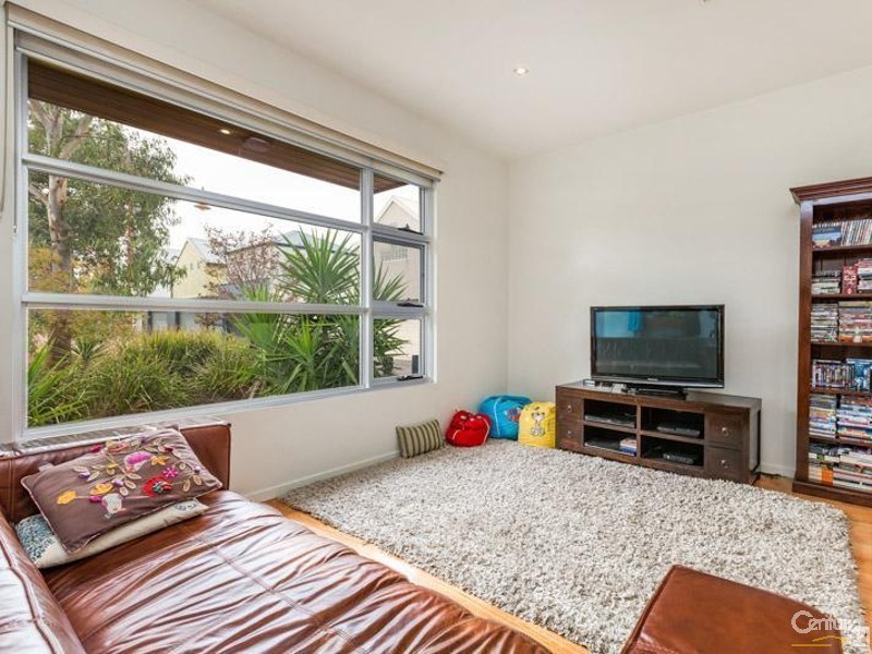 5 WILLS PLACE, Newport VIC 3015