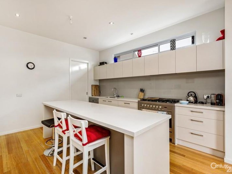 5 WILLS PLACE, Newport VIC 3015