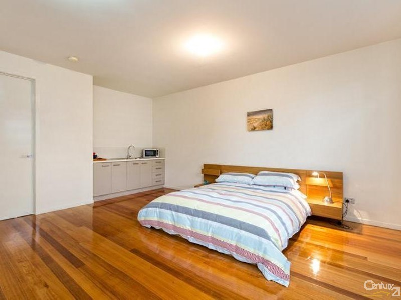 5 WILLS PLACE, Newport VIC 3015