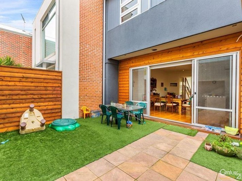 5 WILLS PLACE, Newport VIC 3015