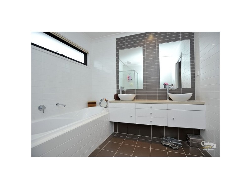 70 MacDonald Avenue, Altona North VIC 3025