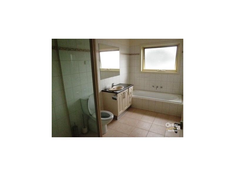 2/67 OXFORD STREET, Newport VIC 3015