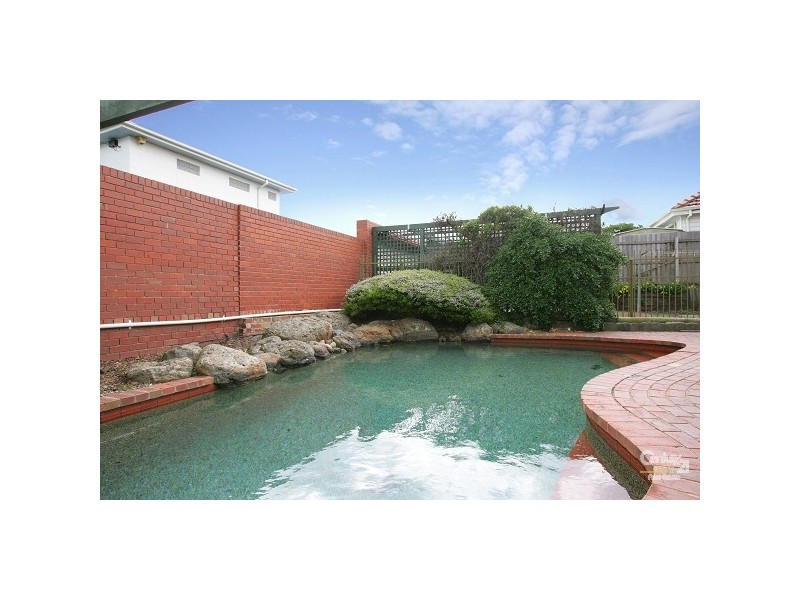 2/106 ESPLANADE, Williamstown VIC 3016