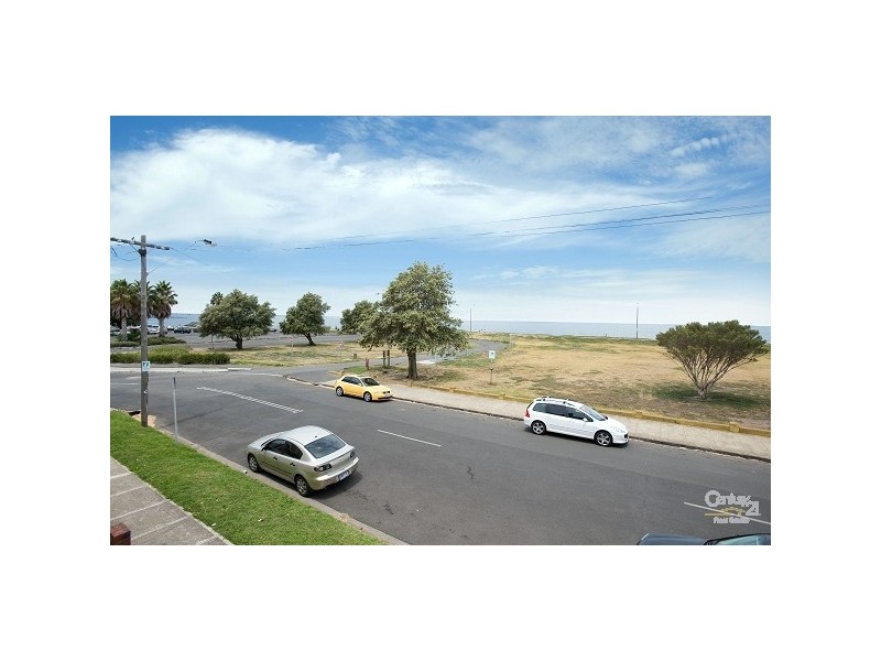 2/106 ESPLANADE, Williamstown VIC 3016