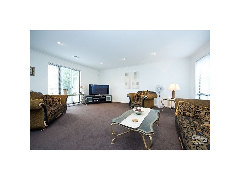 94 Signature Boulavard, Sanctuary Lakes VIC 3030