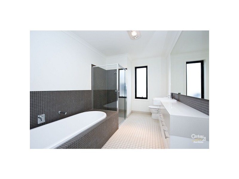 94 Signature Boulavard, Sanctuary Lakes VIC 3030