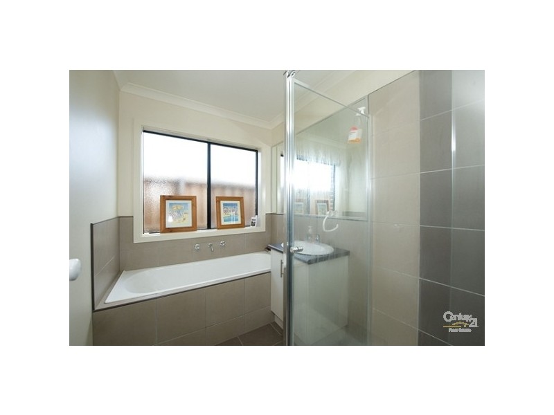 17 Laurence Way, Tarneit VIC 3029