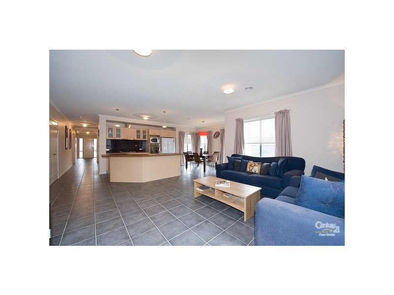 19 Astley Crescent, Point Cook VIC 3030