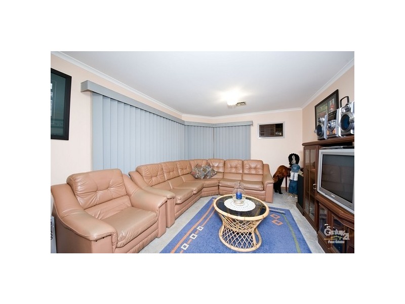 18 Cahill Drive, Brookfield VIC 3338