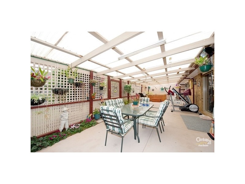 18 Cahill Drive, Brookfield VIC 3338