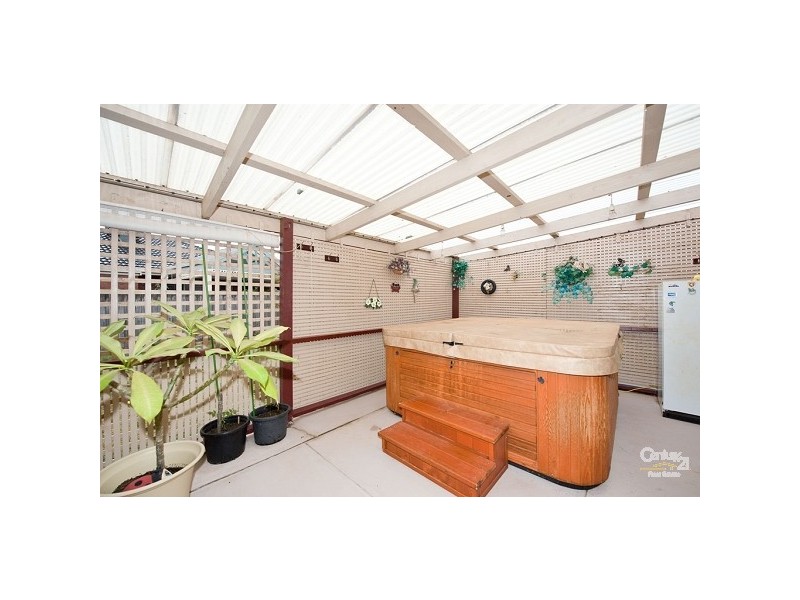 18 Cahill Drive, Brookfield VIC 3338