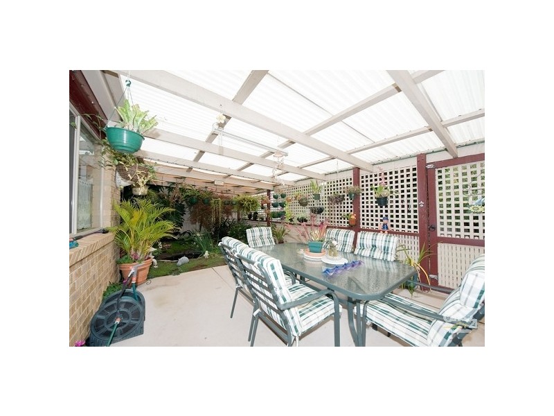 18 Cahill Drive, Brookfield VIC 3338