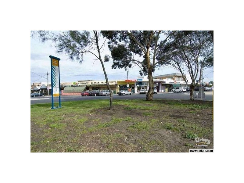 24 THE CIRCLE, Altona North VIC 3025