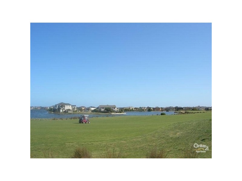 37/9 Greg Norman Drive, Sanctuary Lakes VIC 3030