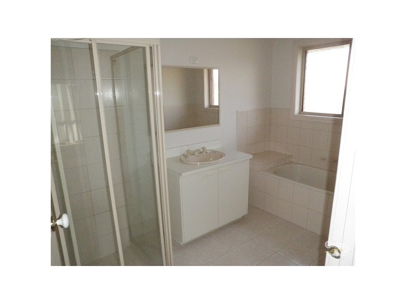 2/9 STANLEY STREET, Altona VIC 3018