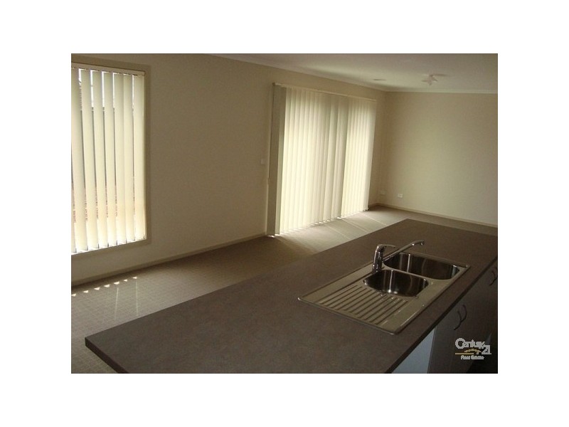 16 BILLABONG CRESCENT, Tarneit VIC 3029