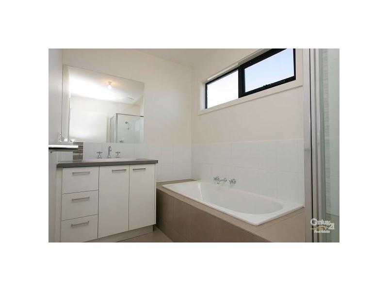 2/5 CENTRAL AVE, Seaholme VIC 3018