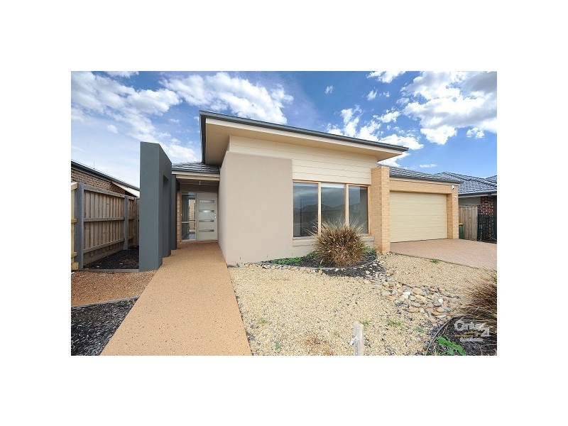 8 Emma Drive, Tarneit VIC 3029