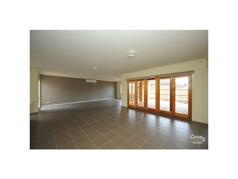 8 Emma Drive, Tarneit VIC 3029