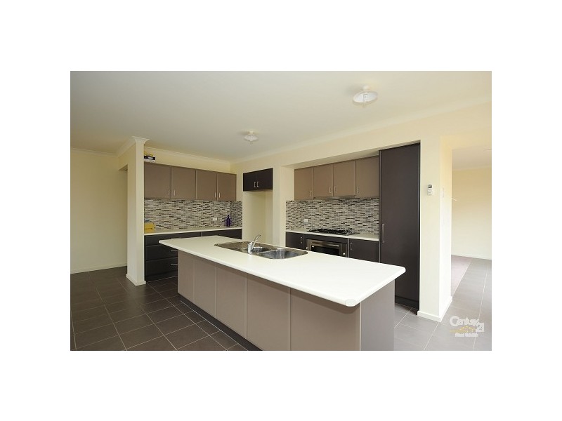 8 Emma Drive, Tarneit VIC 3029