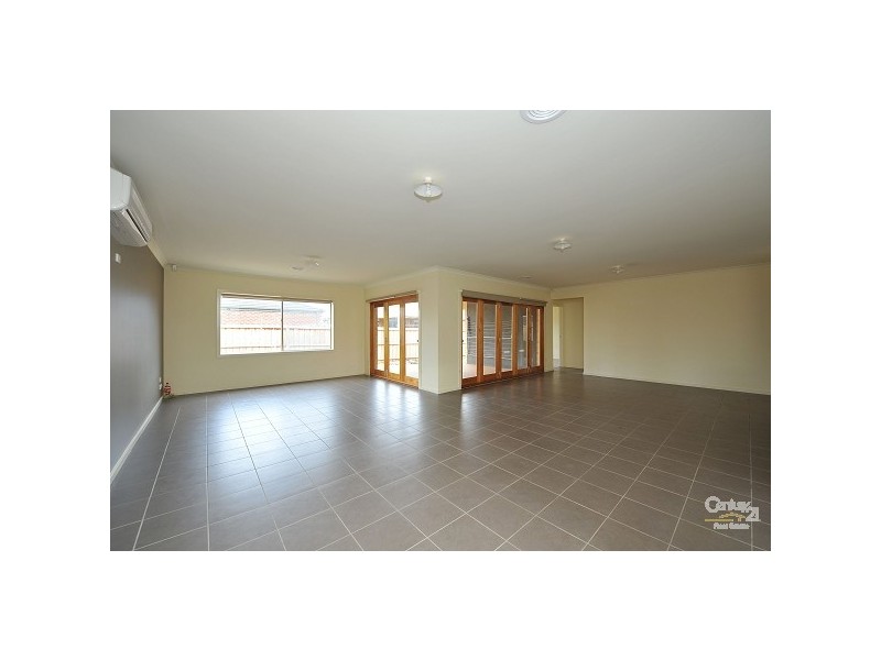 8 Emma Drive, Tarneit VIC 3029