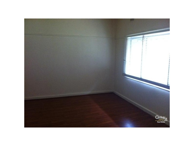 4 SYDNEY STREET, Newport VIC 3015