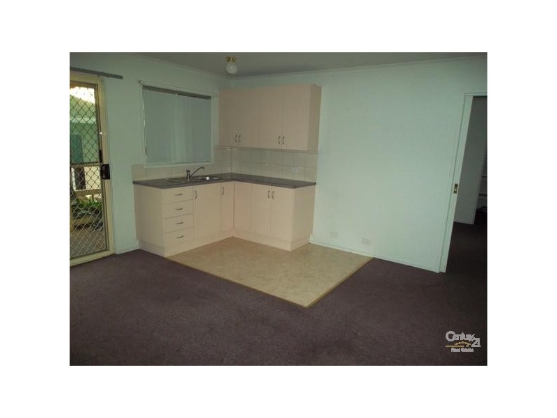 4 SYDNEY STREET, Newport VIC 3015