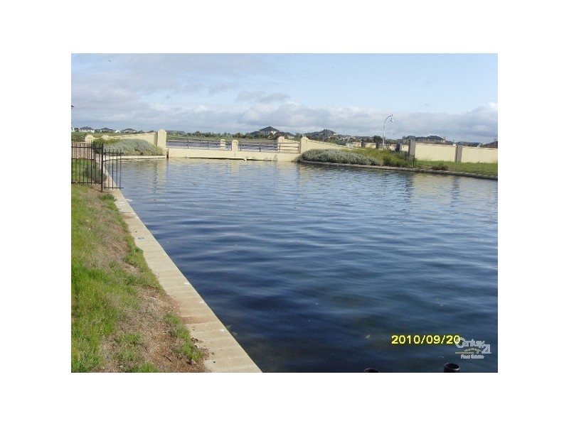 3 WATERSEDGE COVE, Sanctuary Lakes VIC 3030