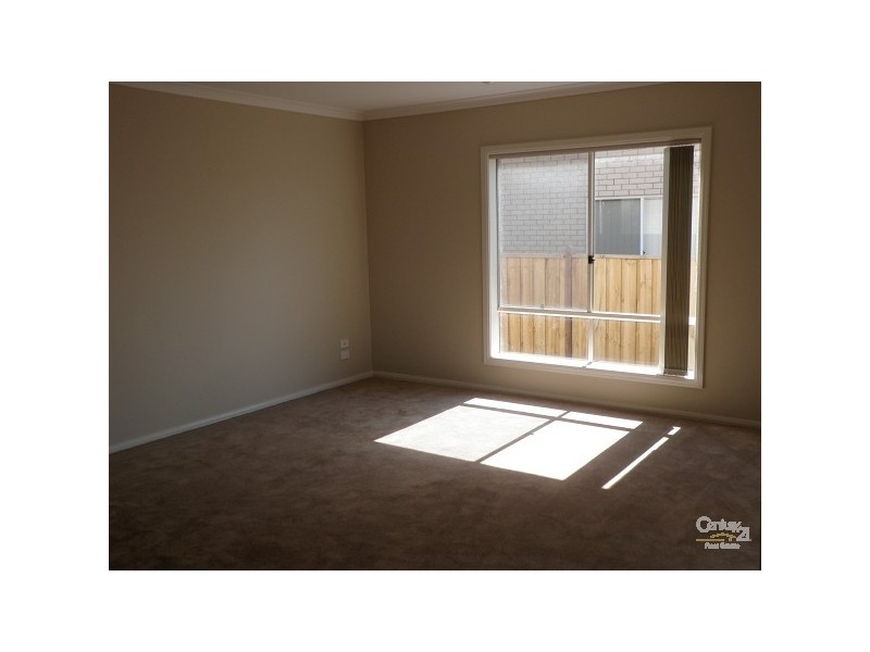 3 WATERSEDGE COVE, Sanctuary Lakes VIC 3030