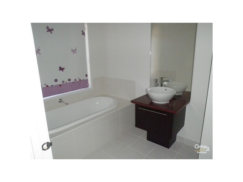 17 HOME ROAD, Point Cook VIC 3030