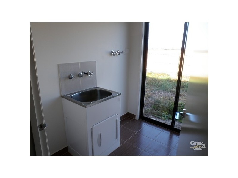 17 HOME ROAD, Point Cook VIC 3030