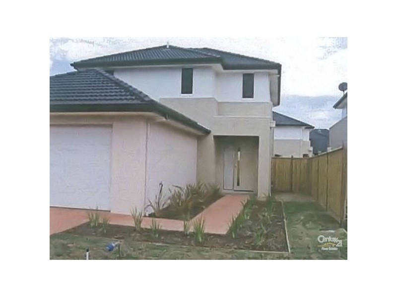 4 MONTCLAIR STREET, Sanctuary Lakes VIC 3030