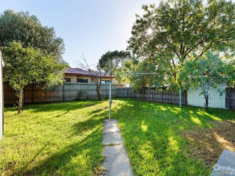 47 CROPLEY CRESCENT, Laverton VIC 3028
