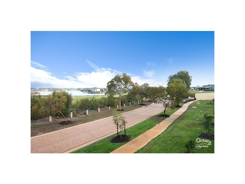 37/9 Greg Norman Drive, Sanctuary Lakes VIC 3030