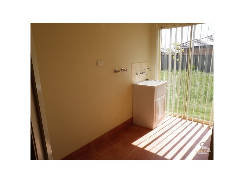 1 BANNING COURT, Point Cook VIC 3030