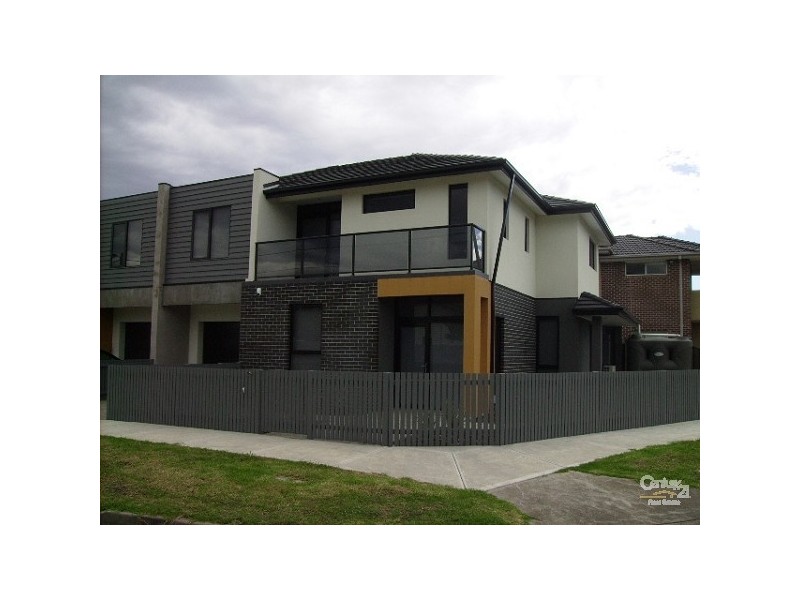 15 KINGHAM STREET, Newport VIC 3015