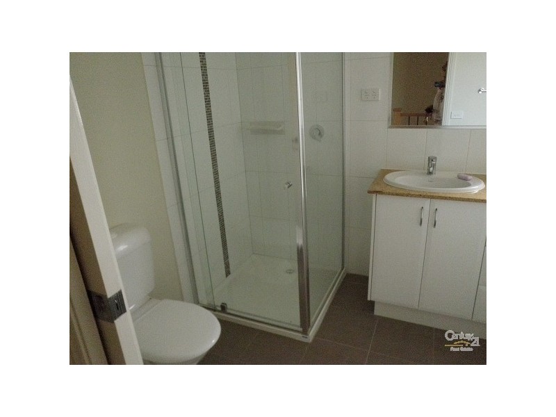 2/74 Sandford Street, Sunshine North VIC 3020