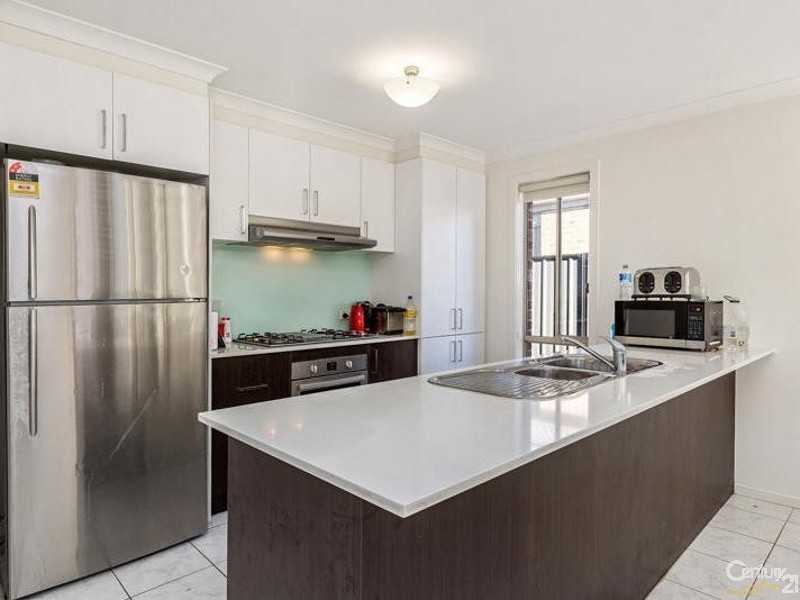 32 PALMER AVENUE, Point Cook VIC 3030