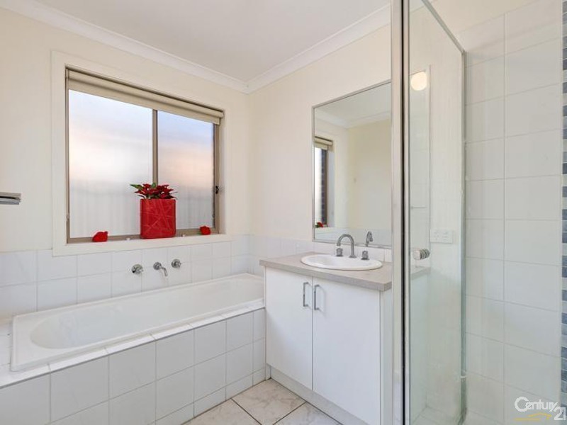 32 PALMER AVENUE, Point Cook VIC 3030