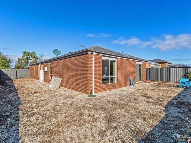 32 PALMER AVENUE, Point Cook VIC 3030