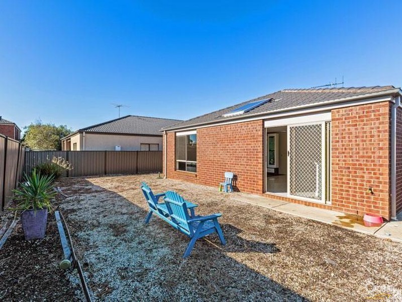 32 PALMER AVENUE, Point Cook VIC 3030