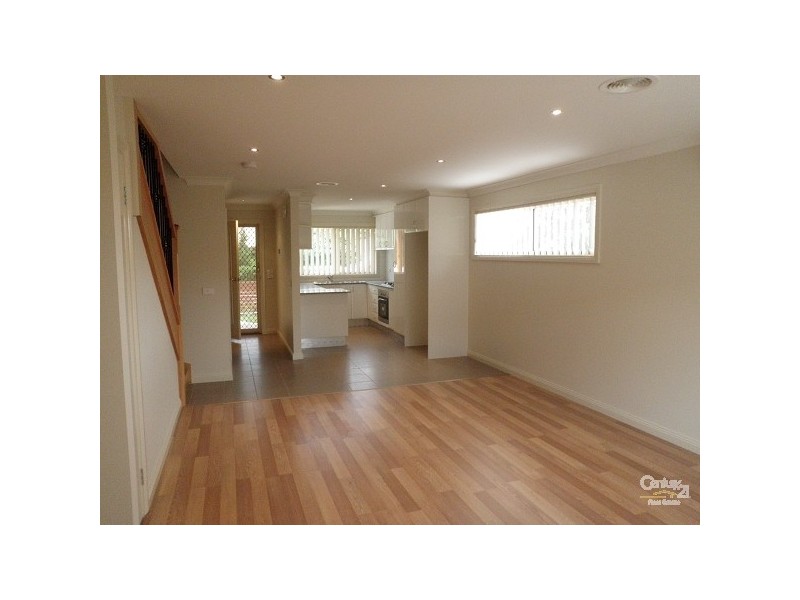 2/74 Sandford Street, Sunshine North VIC 3020