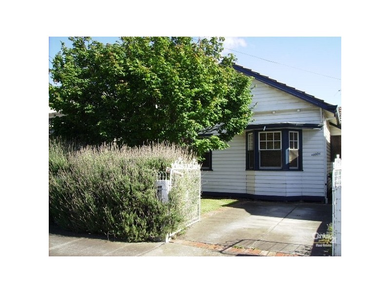 100 FARM STREET, Newport VIC 3015