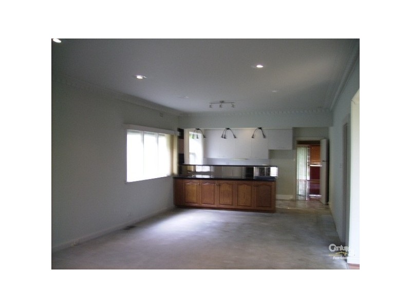 4 BENBOW STREET, Yarraville VIC 3013