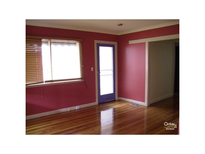 4 BENBOW STREET, Yarraville VIC 3013